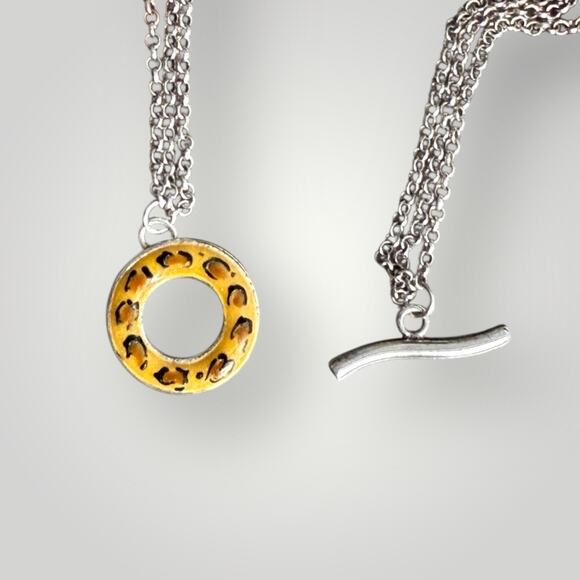 David Sigal Canada 925 Sterling Silver Multi-Chain Leopard Print Toggle Necklace - Picture 5 of 9